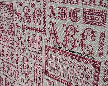 afbeelding van de rode kruissteek merklap Ref 023 ABC Sampler van CloRaMi Designs