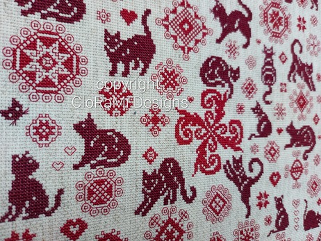 afbeelding van de rode kruissteek merklap Ref 066 Cat Sampler Lizzie van CloRaMi Designs