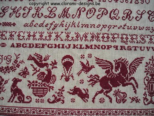 afbeelding van de rode kruissteek merklap Ref 032 Marquoir d'Elien van CloRaMi Designs