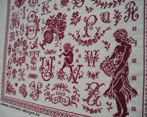 afbeelding van de rode kruissteek merklap Ref 050 Floralia Sampler van CloRaMi Designs