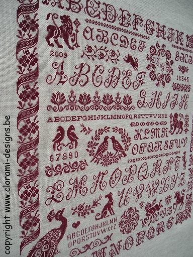 afbeelding van de rode kruissteek merklap Ref 053 Marquoir Romantique van CloRaMi Designs