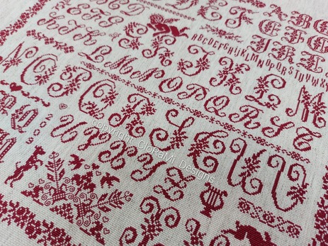 afbeelding van de rode kruissteek merklap Ref 068 Petits Croix Romantiques van CloRaMi Designs