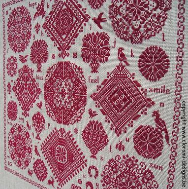afbeelding van de rode kruissteek merklap Ref 048 Vierlanden Serenity Sampler van CloRaMi Designs